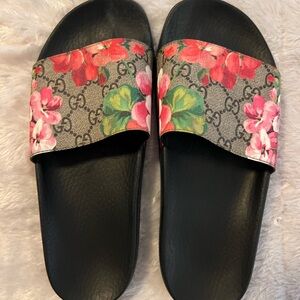 Women’s Gucci blossom Slides Size 39
